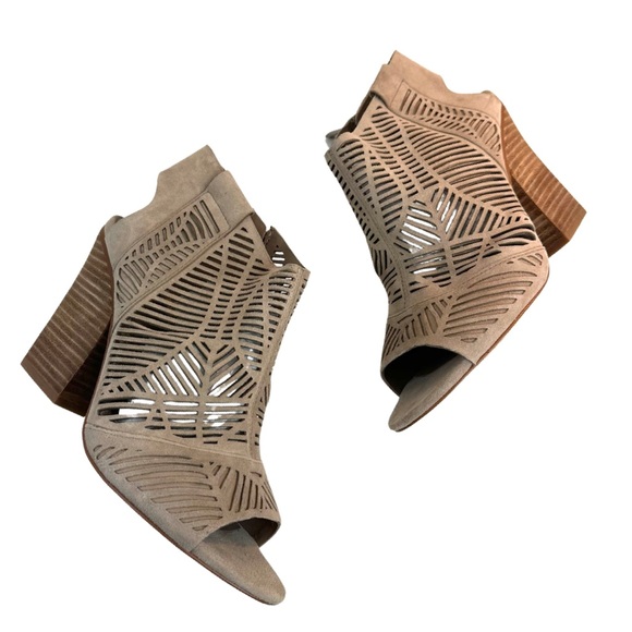 Vince Camuto Women’s Kimora Cutout Shield Sandal Size: 6.5 ColorWild MushroomNWT - Picture 11 of 16